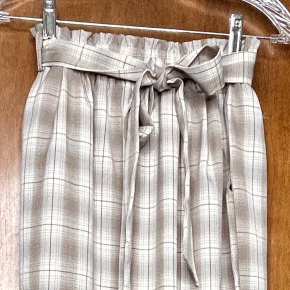 Lulu's Pants Plaid Wide Leg Women's Small Tan Ivory Paperbag Waist - Picture 3 of 12